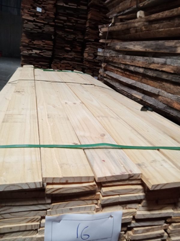 gỗ thông Brazil