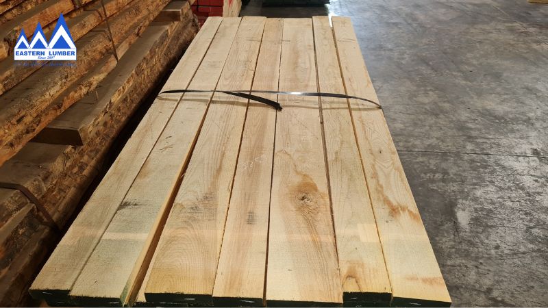 Gỗ sồi Nga xẻ có màu sắc sáng, độ bền cao, thích ứng tốt trong các môi trường khác nhau