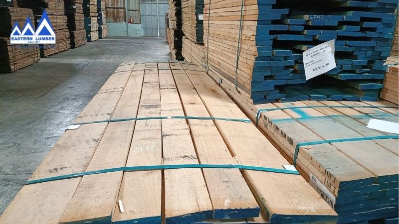 Gỗ Sồi đỏ xẻ có vân gỗ và màu sắc nổi bật, đẹp mắt