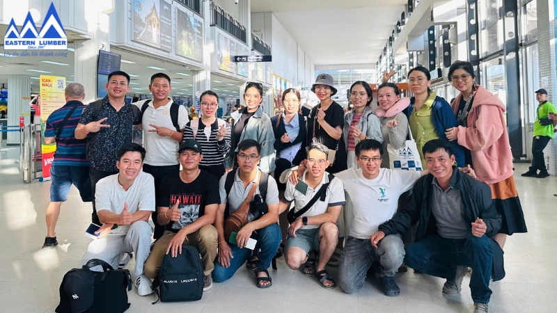 Khoảnh khắc chúng ta cùng chia tay đất nước Lào và hẹn ngày gặp lại.